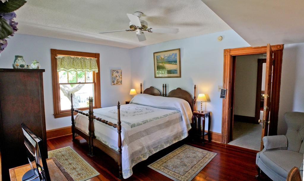Night Swan Intracoastal Bed & Breakfast New Smyrna Beach Exterior photo