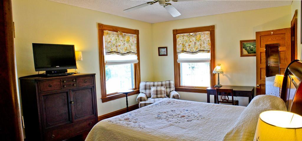 Night Swan Intracoastal Bed & Breakfast New Smyrna Beach Exterior photo