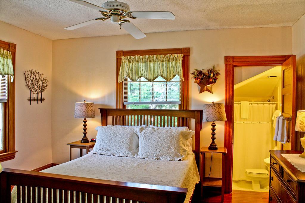 Night Swan Intracoastal Bed & Breakfast New Smyrna Beach Exterior photo