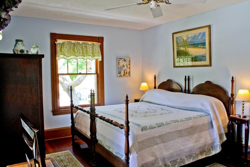 Night Swan Intracoastal Bed & Breakfast New Smyrna Beach Exterior photo