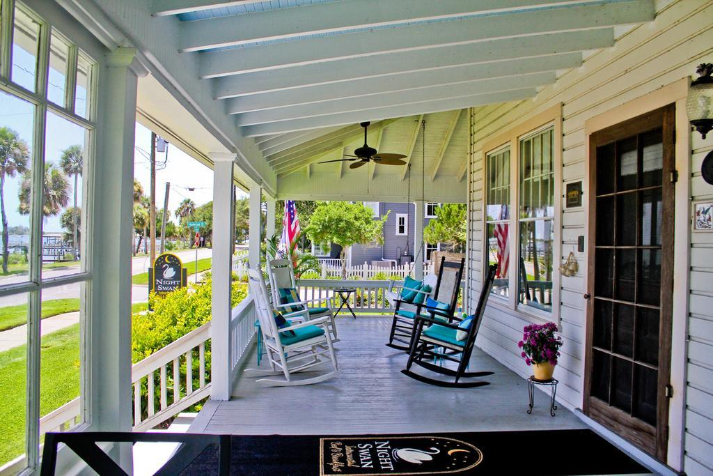 Night Swan Intracoastal Bed & Breakfast New Smyrna Beach Exterior photo