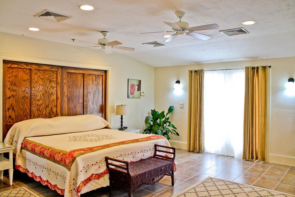 Night Swan Intracoastal Bed & Breakfast New Smyrna Beach Exterior photo