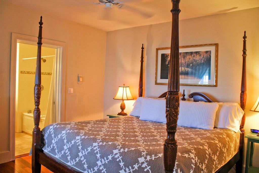 Night Swan Intracoastal Bed & Breakfast New Smyrna Beach Exterior photo