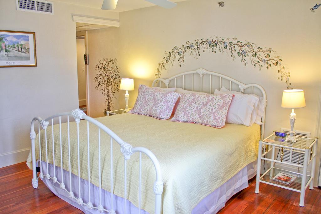 Night Swan Intracoastal Bed & Breakfast New Smyrna Beach Exterior photo