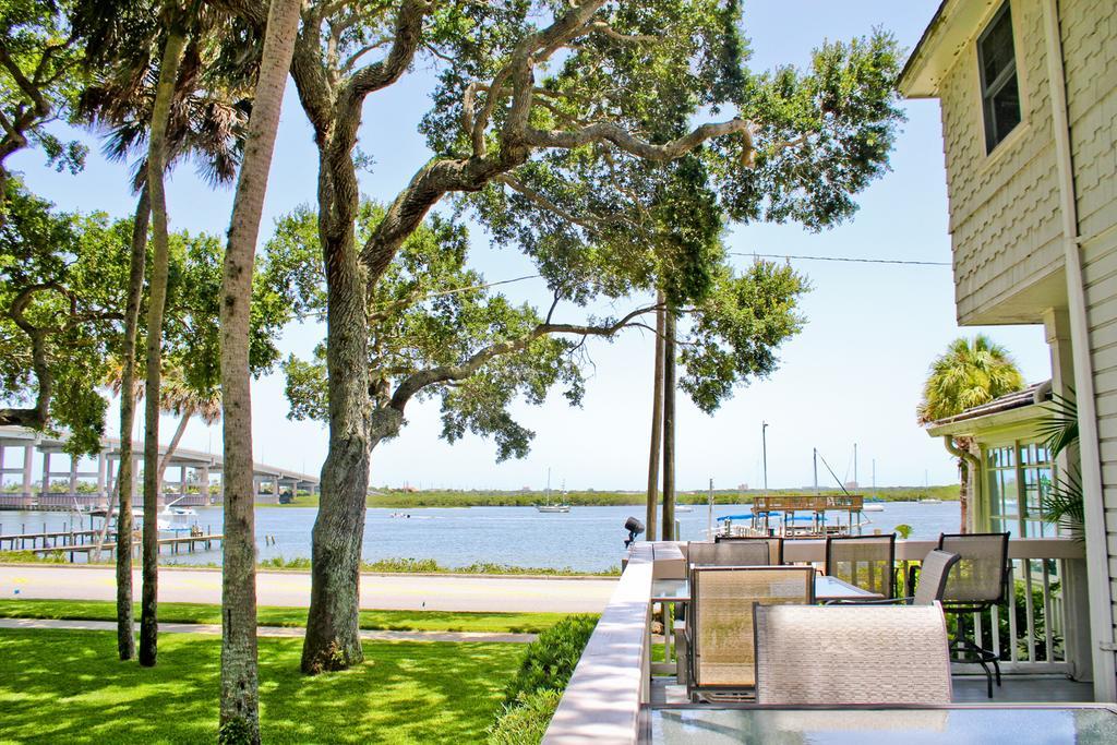 Night Swan Intracoastal Bed & Breakfast New Smyrna Beach Exterior photo