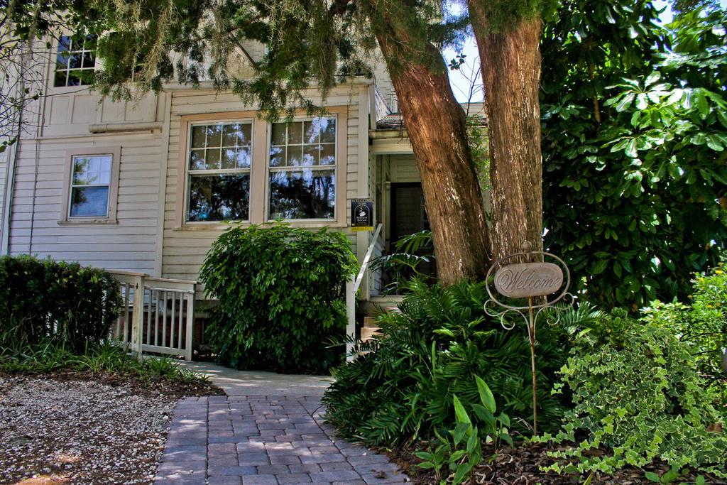Night Swan Intracoastal Bed & Breakfast New Smyrna Beach Exterior photo