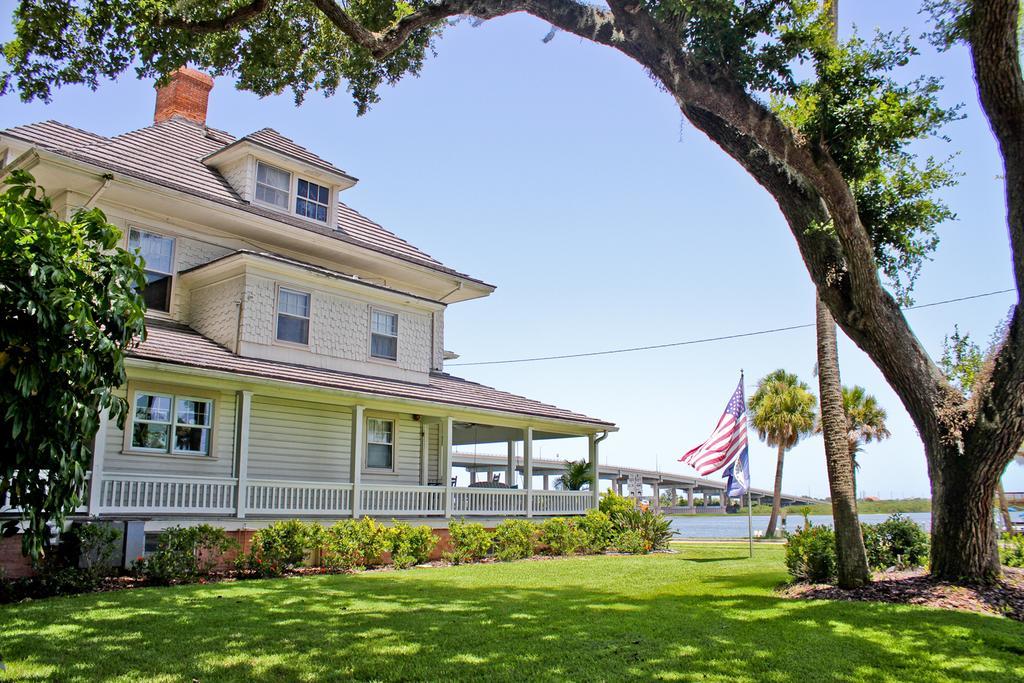 Night Swan Intracoastal Bed & Breakfast New Smyrna Beach Exterior photo