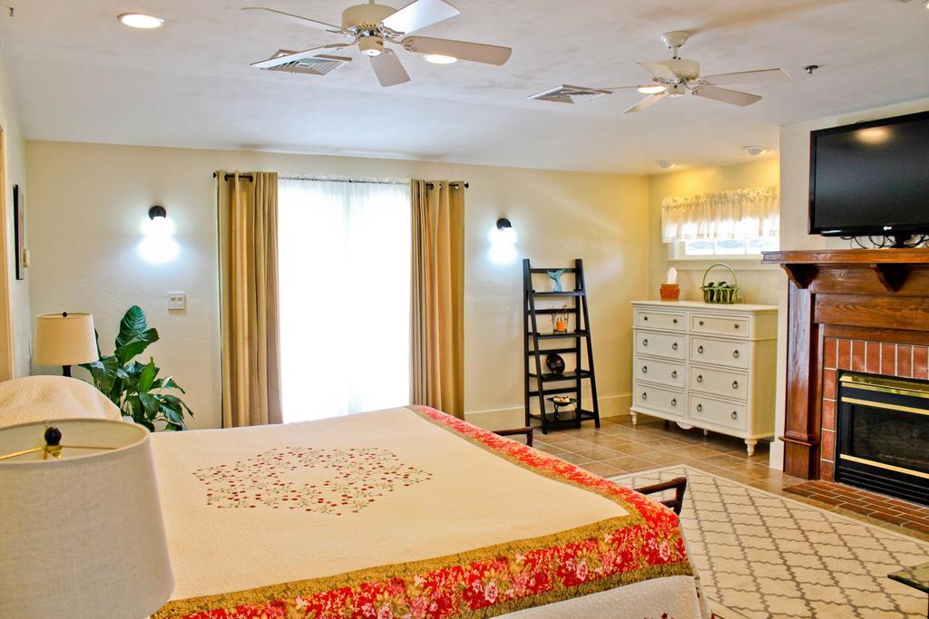 Night Swan Intracoastal Bed & Breakfast New Smyrna Beach Exterior photo