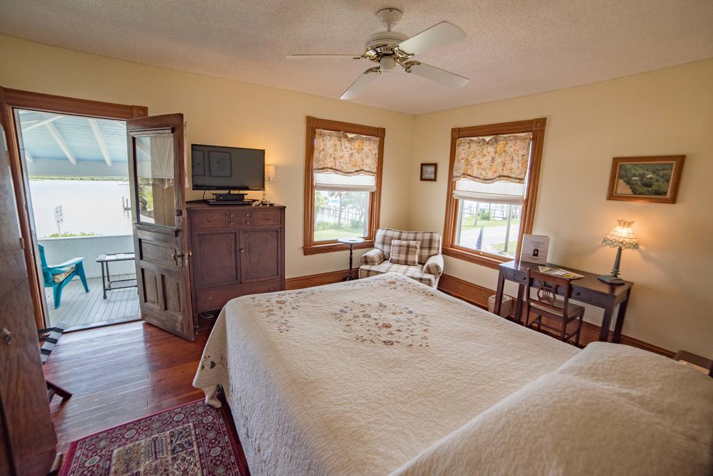 Night Swan Intracoastal Bed & Breakfast New Smyrna Beach Exterior photo
