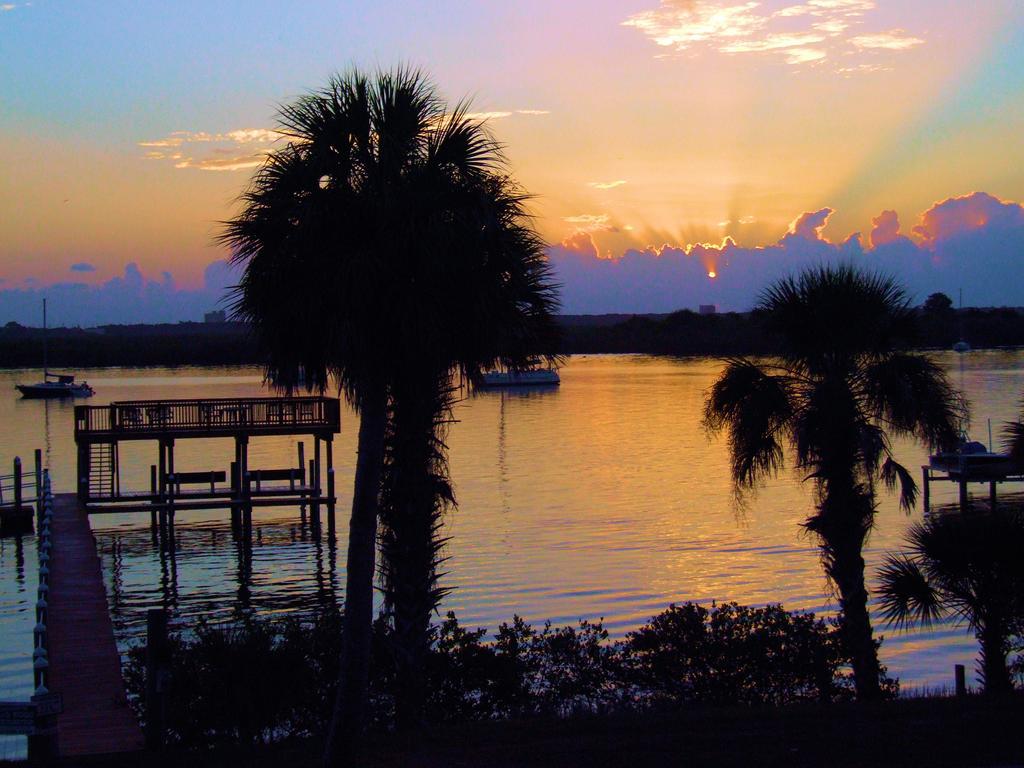 Night Swan Intracoastal Bed & Breakfast New Smyrna Beach Exterior photo